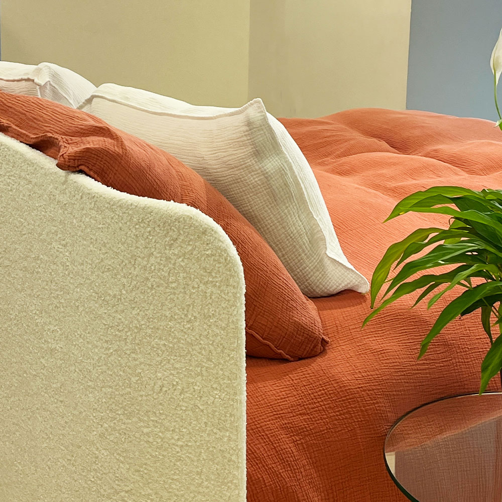 Chambre estivale draps en lin pastel